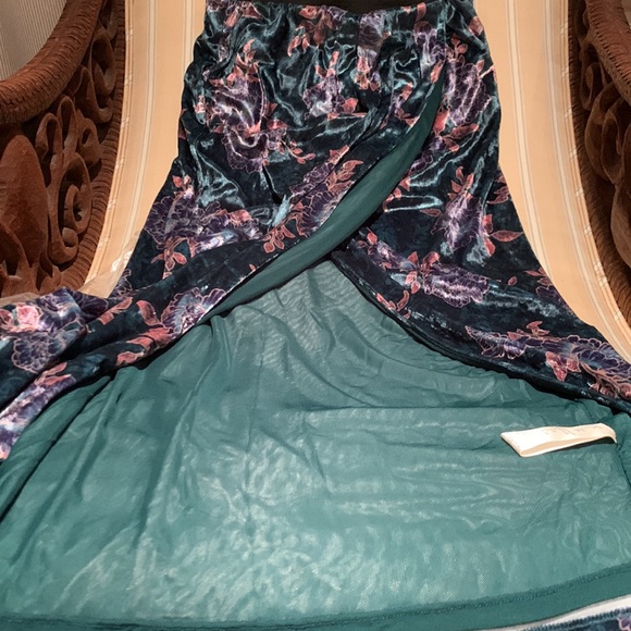 FREE PEOPLE VELVET SARONG STYLE MIDI SKIRT FLORAL MOTIF DARK GREEN KNIT LINED S - Picture 7 of 10